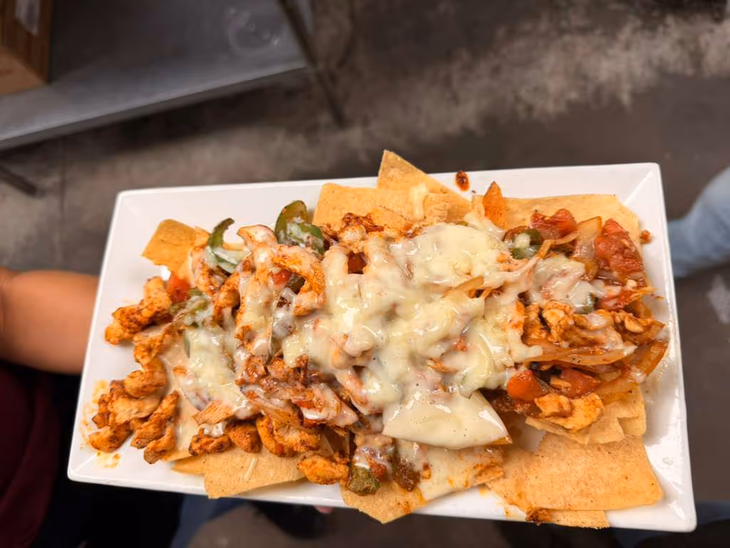 FAJITA NACHOS - Half